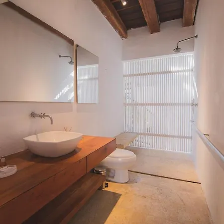 Lovely 1br In Apartment *